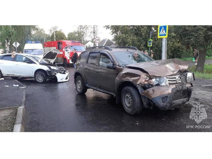 Спасатели ликвидировали последствия ДТП на Болховской в Брянске