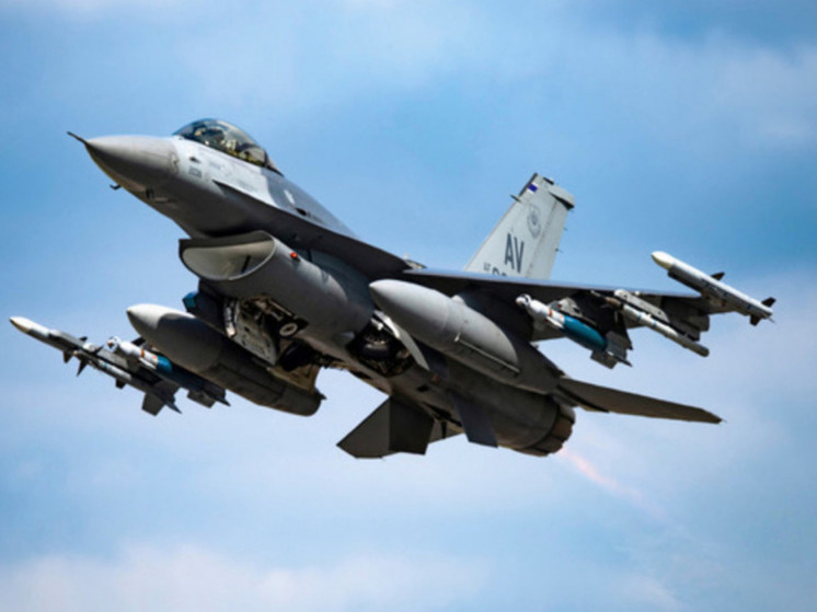 McGregor called the Russian nuclear exercises a response to the appearance of F-16s in Ukraine