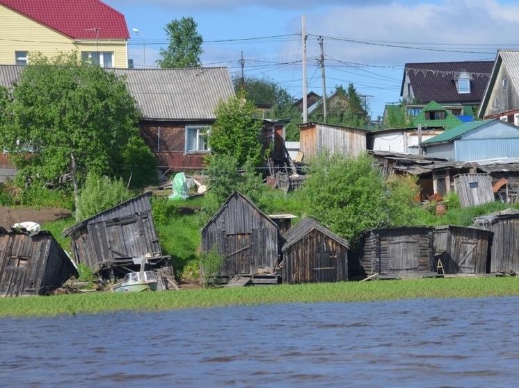 Жители Мужей готовы демонтировать свои лодочные балки на Малой Оби