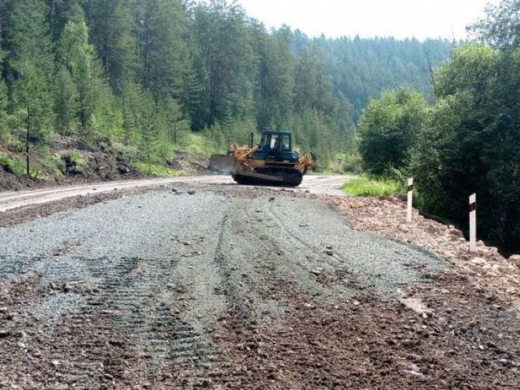 В семи районах Башкирии ремонтируют поврежденные паводком дороги