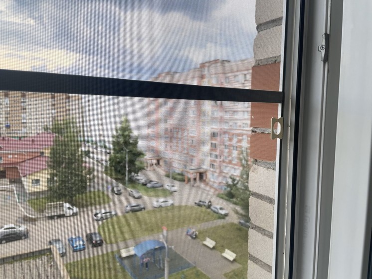 В Уфе шестилетнего мальчика спасли от падения из окна