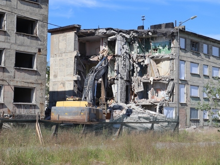 Снос аварийных домов в Никеле закончат к сентябрю