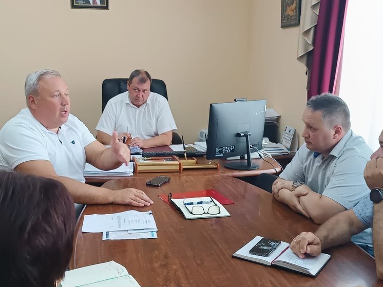 Глава Курского района устроил жаркие дебаты на совещании по вывозу мусора