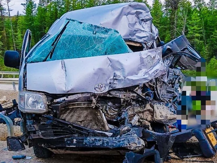 Один человек погиб, четыре ребенка пострадали в ДТП в Якутии