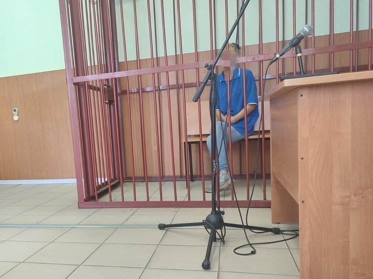 Поссорилась с мужем: почему мать пыталась сбросить сына с четвертого этажа в Новоалтайске