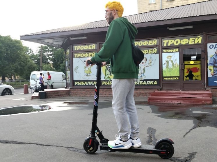 Петербуржцы пересядут на свои электросамокаты после запрета парковок в центре города