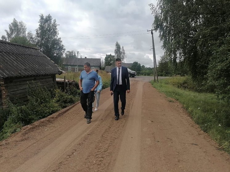 Церковищенское счастье: дорогу капитально отремонтировали в Усвятской деревне