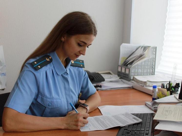 В Курске на 7 суток арестовали задолжавшую 500 тысяч по алиментам 22-летнюю курянку