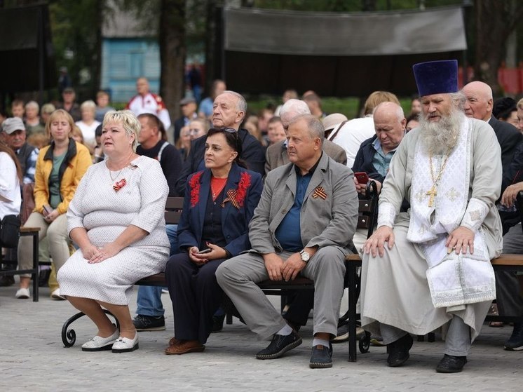 Вчера, 1 августа, в селе Белебёлка Поддорского района Новгородской области состоялись традиционные мероприятия в честь Дня Партизанского края. В этот день здесь вспоминают о героическом партизанском движении, которое зародилось в районе во время Великой Отечественной войны. В 1941 году Поддорский район стал одним из центров партизанской борьбы: осенью того года здесь действовало 177 отрядов общей численностью около 2 тысяч человек.