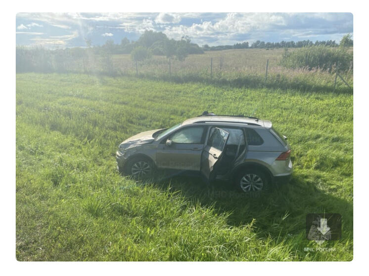 В Гагаринском районе произошел съезд в кювет внедорожника
