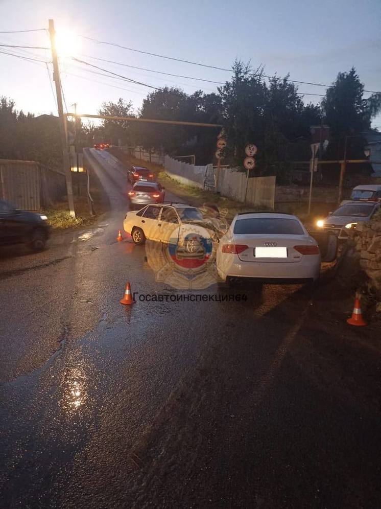 В Затоне не поделили дорогу две иномарки