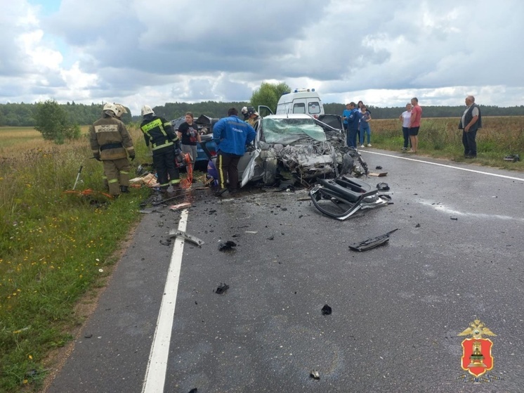 В Тверской области три человека погибли в аварии