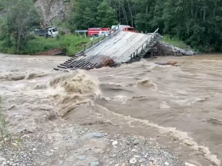 Еще один мост смыло паводком в Приморье