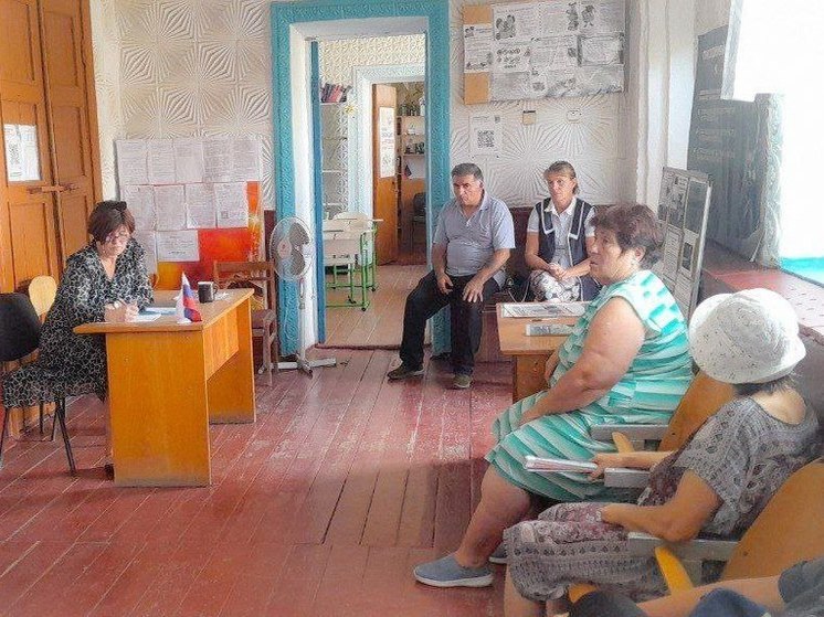 В селе Новокаменка состоялся приём граждан начальником территориального отдела