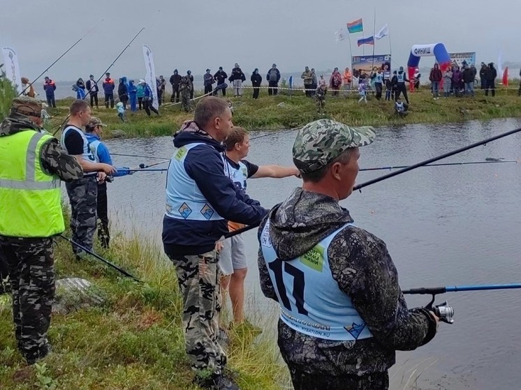 Полсотни любителей рыбалки и бега собрались у Белого моря в Карелии