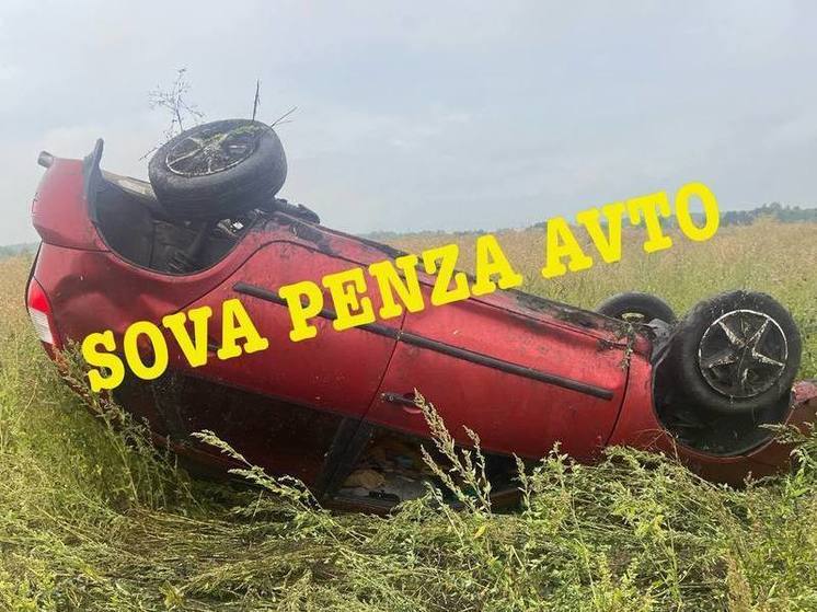 В Пензенском районе женщина не справилась с управлением и перевернулась на автомобиле