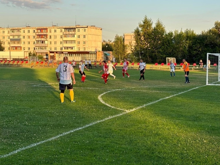 Серпуховские ветераны встретились на футбольном поле