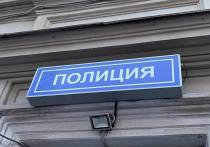 В Гатчинском районе произошло инцидент, связанный с актом вандализма. По информации, поступившей от водителя автобуса, между деревнями Пижма и Воскресенское на повороте был обнаружен дорожный знак с оскорбительными надписями.