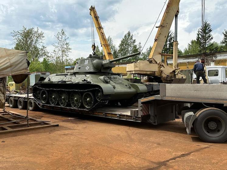 Памятник в виде танка открыли в Сорокинском районе