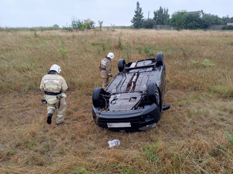 У деревни Водяное под Курском в перевернувшейся «Ладе» пострадал 28-летний водитель