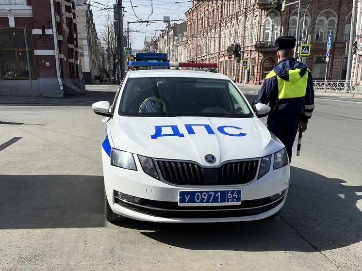 На 3-й Дачной в Саратове остановили водителя с поддельными документами