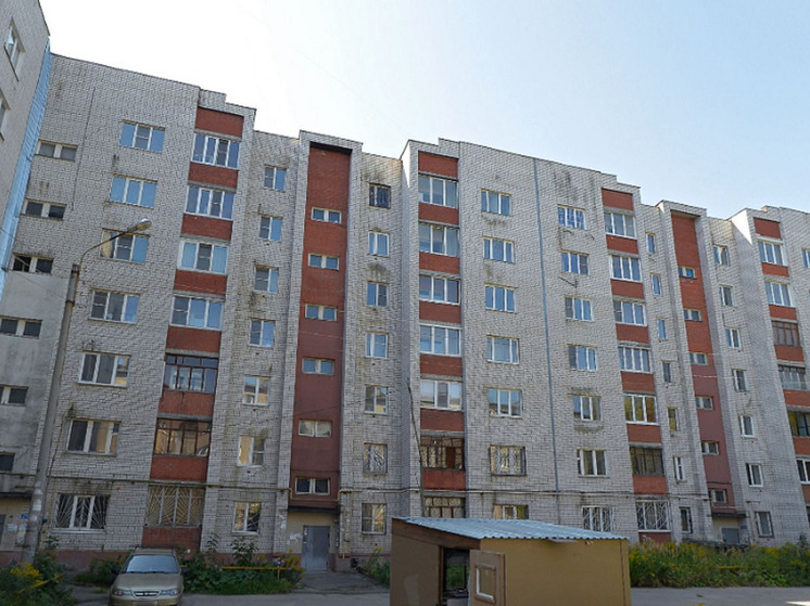 7 нижегородских семей не могут расселить из треснувшего дома