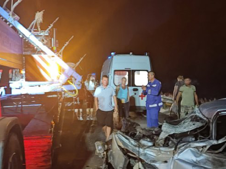 В Курской области после массового ДТП с большегрузами госпитализированы два человека