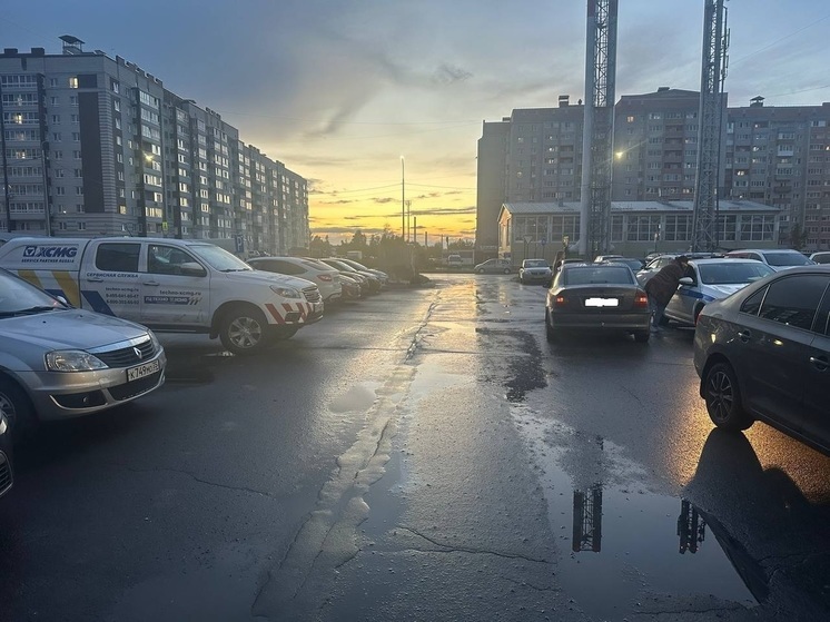 Автоледи сбила восьмилетнего мальчика во дворе дома в Вологде