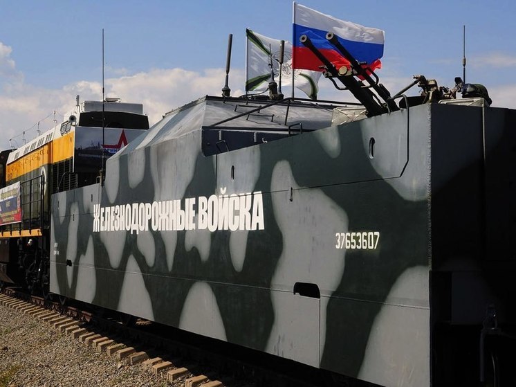 Аксёнов поздравил военных и ветеранов с Днём Железнодорожных войск