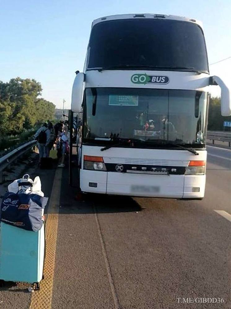 Под Воронежем загорелся туристический автобус с 68 пассажирами