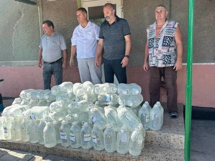 В Новотроицкий район на Херсонщину доставили тонну воды