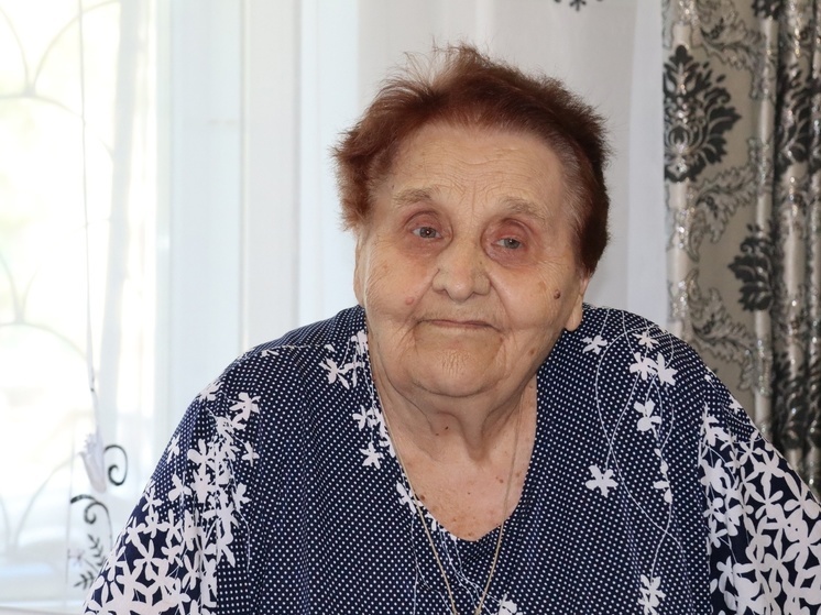 Ветерана здравоохранения Тувы Лидию Волкову поздравили с 90-летием