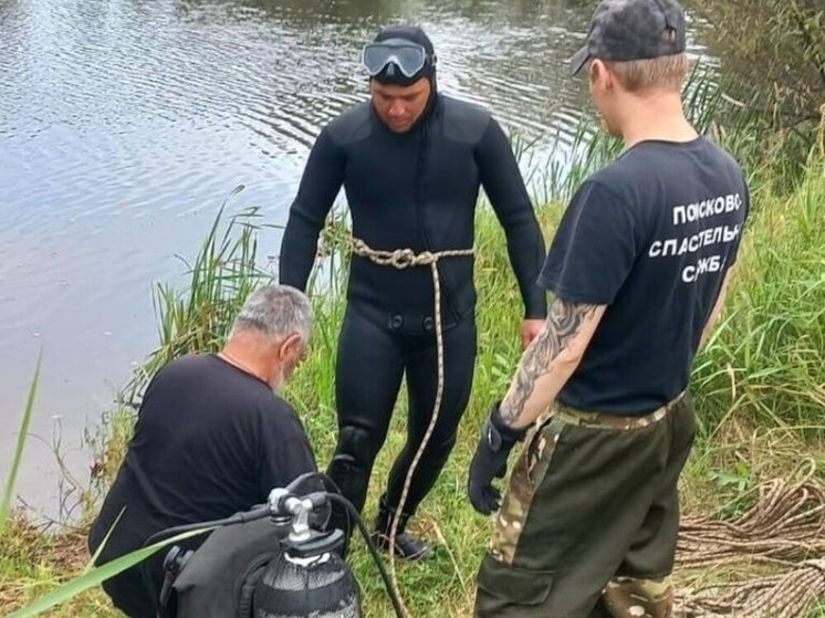 Водолазы нашли тело утонувшего мужчины в томском озере