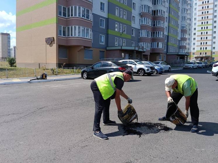 В Курске прокуратура заставила управляющие компании отремонтировать проезды