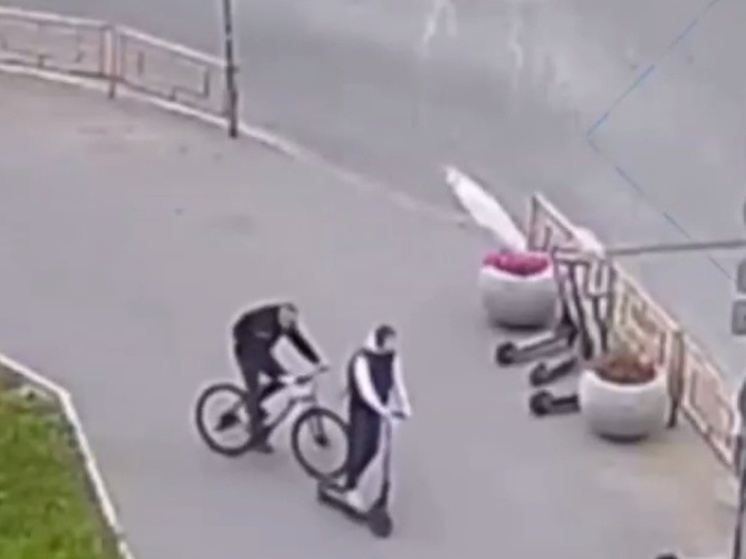 Велосипедист и самокатчик не поделили дорогу в Петрозаводске