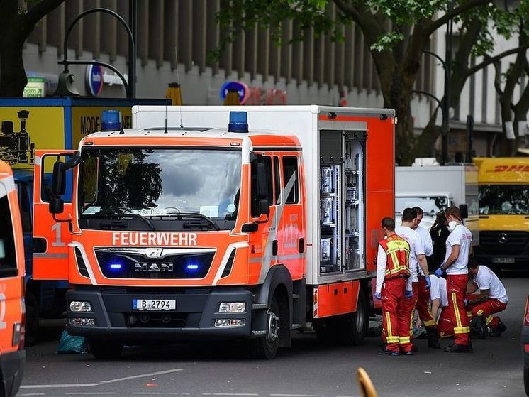 Один человек погиб при обрушении этажа в отеле в Германии