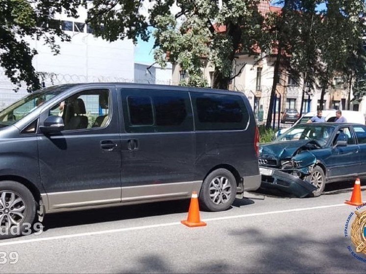 В ДТП на Балтийском шоссе Калининграда пострадали дети 5 и 11 лет