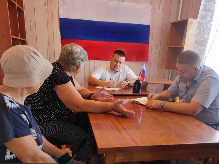 Глава Голопристанского округа провел приём граждан в Новофедоровке