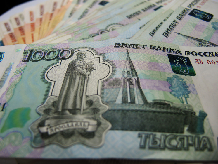 Луганчанка украла у раненого участника СВО 2,7 млн рублей, потратив на любовника