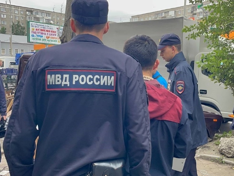 Рейд по пресечению незаконной торговли проходит на рынках Екатеринбурга