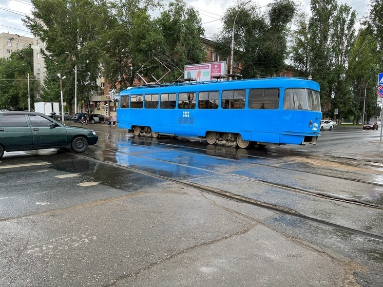 В Саратове временно ограничили движение транспорта