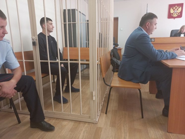 В Новосибирске начали судить бывшего замначальника полиции Александра Захарова