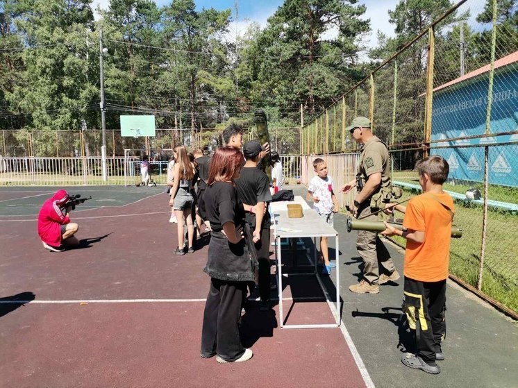 Для школьников из ДНР в Бурятии провели на Байкале военные мастер-классы