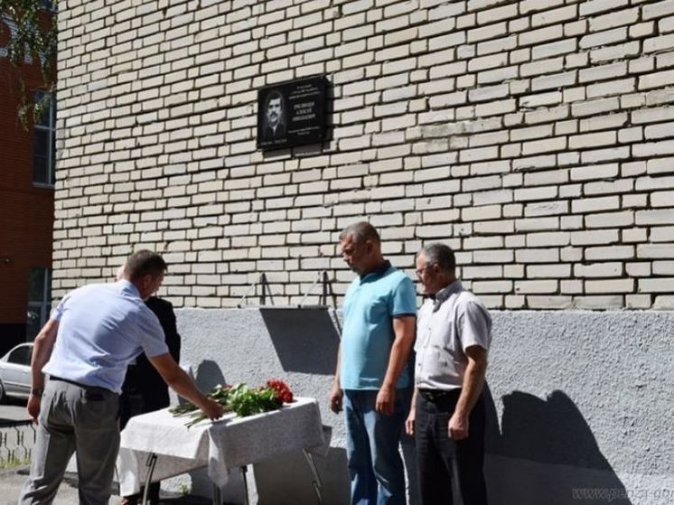 В Пензе открыли мемориальную доску в память о заслуженном тренере РСФСР по боксу