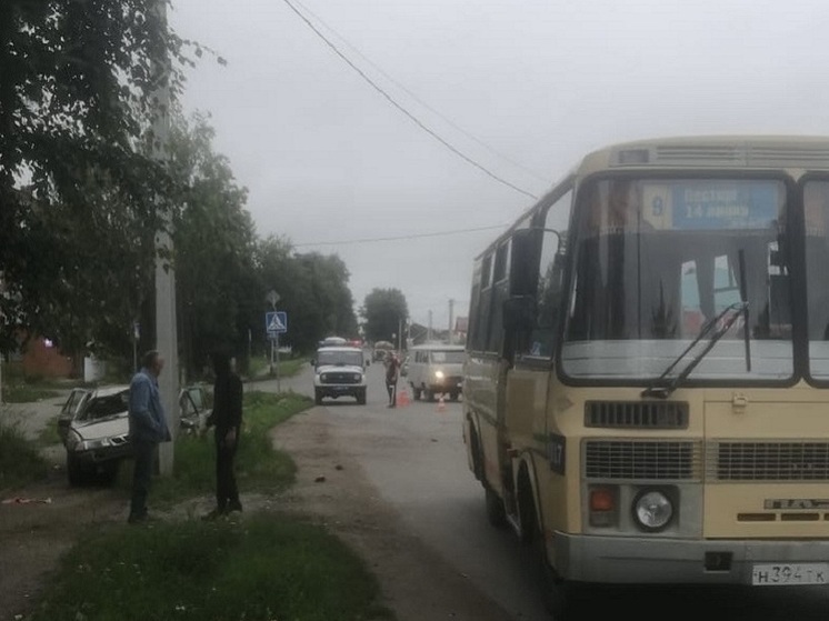 Пьяный омич устроил ДТП с пассажирским автобусом