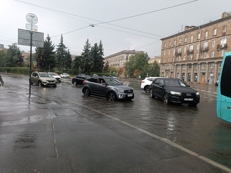 Циклон «Отилия» принес в Петербург похолодание и дожди