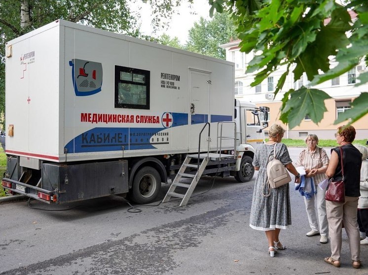 Выездная бригада врачей посетит Хвойнинский район