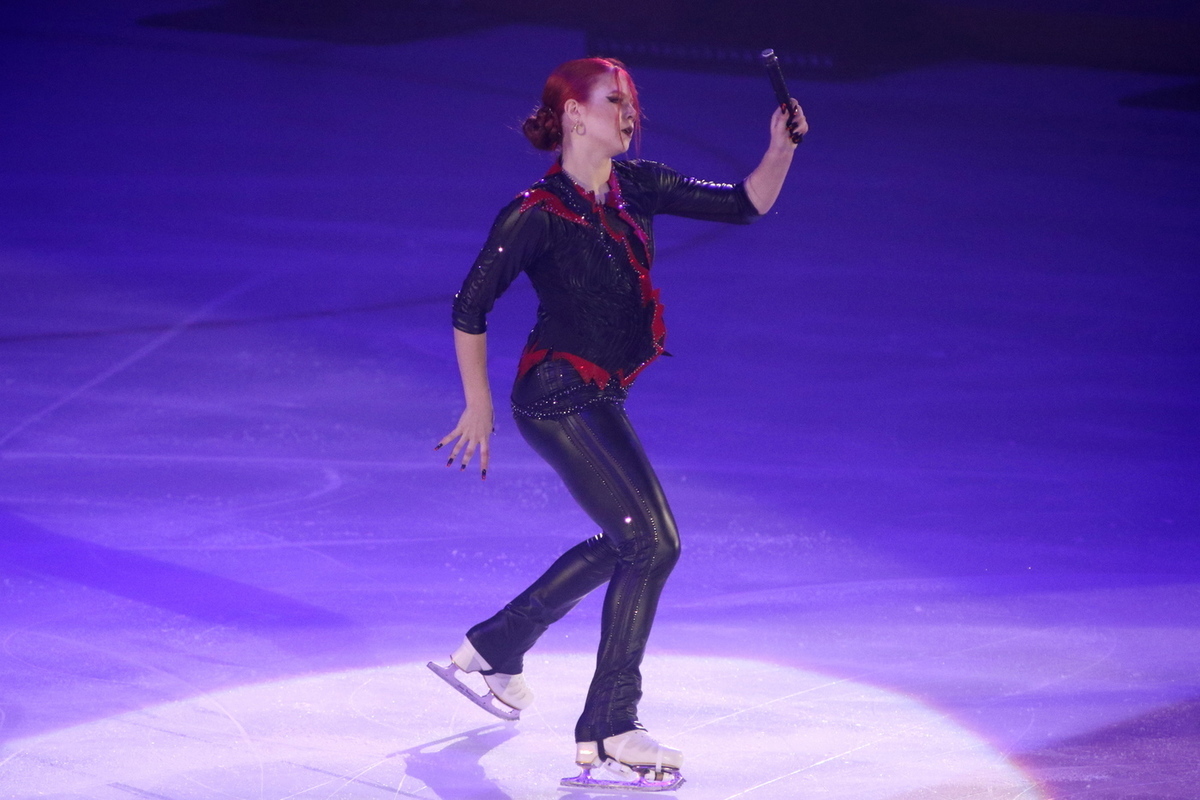 Александра Трусова поделилась видео с девичника