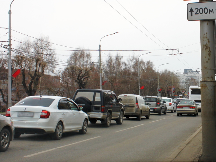 На въезде в Красноярск образовалась огромная пробка