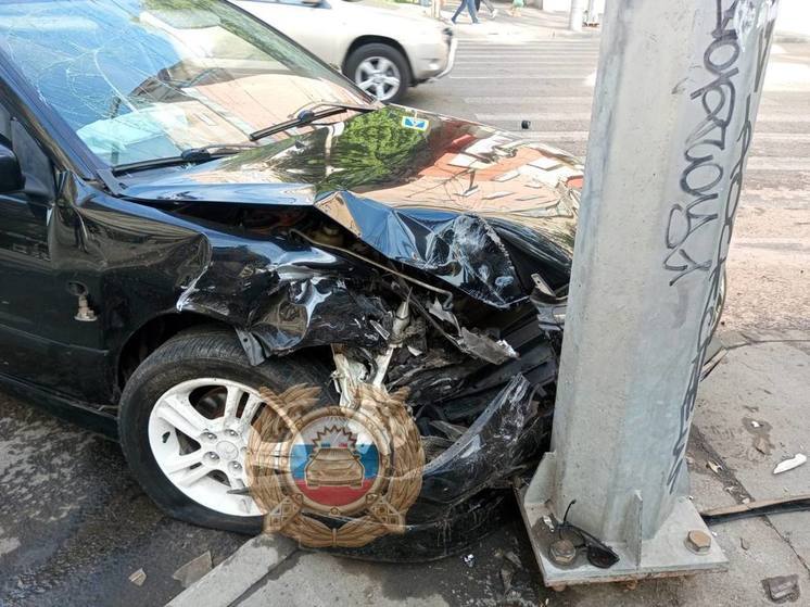 В центре Саратова врезались легковушки